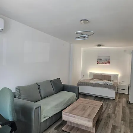 Ann's Apartment *
