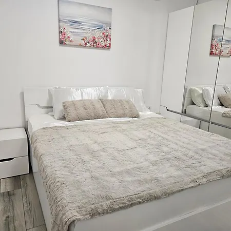 Ann's Apartment *