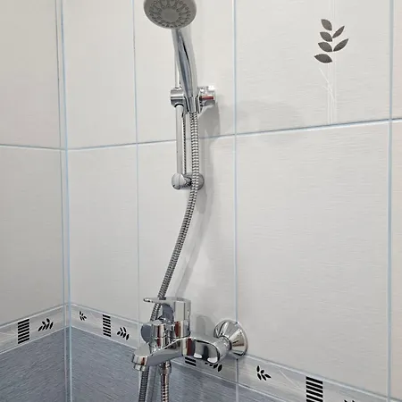Ann's דירה וארנה